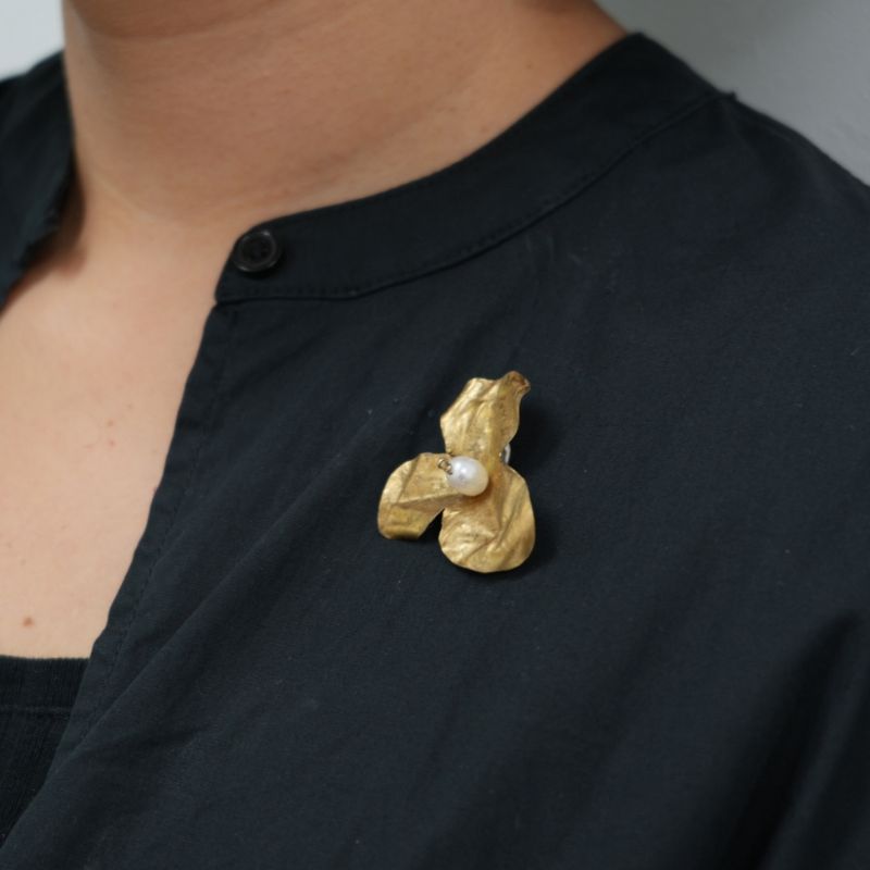 【ふるさと納税】RYONA SONG ブローチ　野花モチーフ ～自然×都会 中山道沿い築100年の古民家工房から、100%ハンドメイドアクセサリーをお届け～ サムネイル3