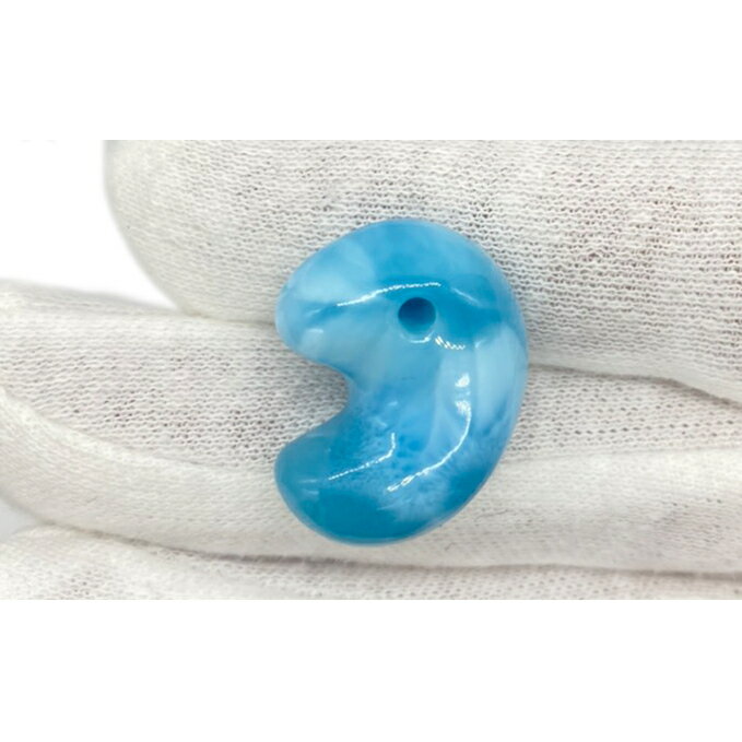 勾玉 ラリマー 天然石 ペンダント アクセサリー　【ファッション・アクセサリー・ペンダント・勾玉・ラリマー・天然石】