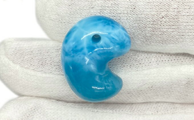 【ふるさと納税】勾玉 ラリマー 天然石 ペンダント アクセサリー　【ファッション・アクセサリー・ペンダント・勾玉・ラリマー・天然石】 サムネイル3