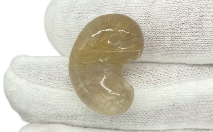 【ふるさと納税】勾玉 ルチル 天然石 ペンダント アクセサリー　【ファッション・アクセサリー・ペンダント・勾玉・ルチル・天然石】 サムネイル2