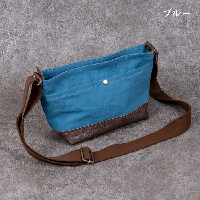 【ふるさと納税】バッグ アーミーダックショルダーバッグ M 4色から選べる 鞄 布製帆布 ユニセックス かばん カバン 通勤 通学 ダック生地 日本製 国産 ハンドメイド カジュアルバッグ 男女兼用 人気 Mサイズ 本革 メンズ レディース ギフト 岐阜市 / 革工房COMOC[ANBP003] サムネイル3