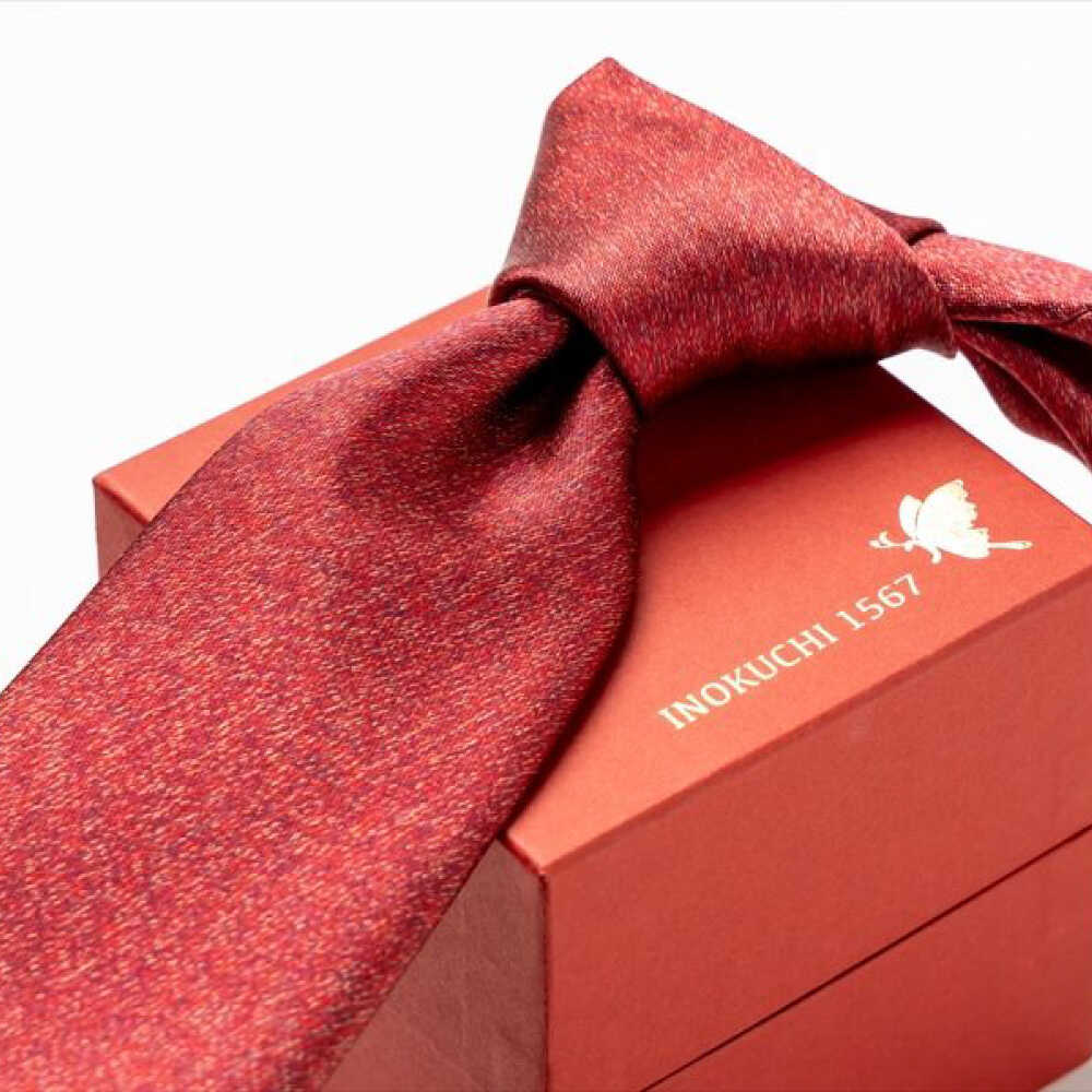 【ふるさと納税】【選べるカラー】ネクタイ シルク ネクタイ （INOKUCHI1567 ） 岐阜蝶柄 赤色 ビジネス スーツ メンズ 人気 高級 国産 絹 ギフチョウ 蝶々 昆虫 かっこいい 上品 フォーマル カジュアル 冠婚葬祭 ギフト 就職祝い 岐阜市 / 皐月屋[ANBR007-009] サムネイル2