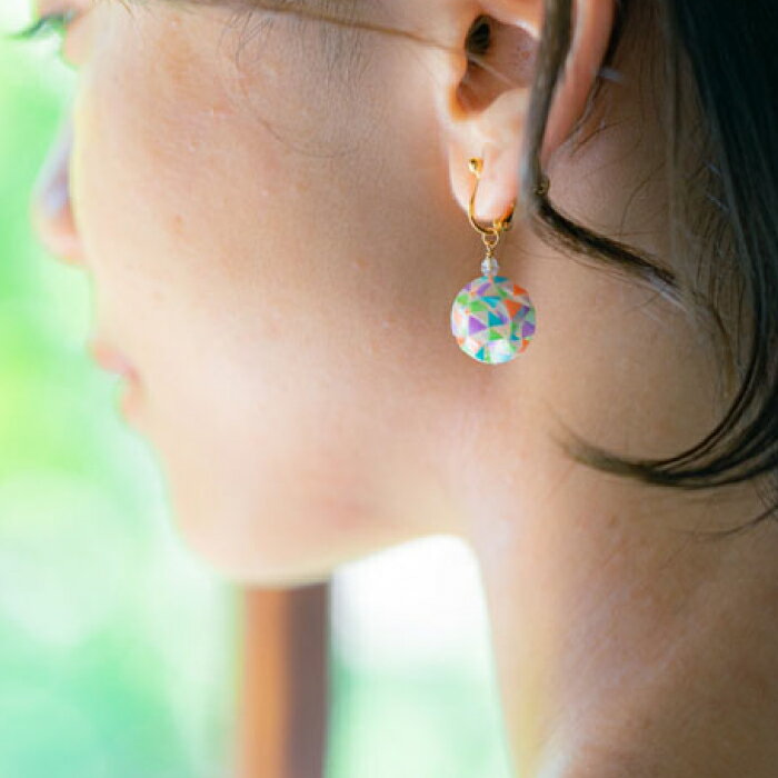 【ふるさと納税】イヤリング (E)vd02-008 Balle 鱗 カラフル イヤリング 美濃和紙 アクセサリー レジン ガラスビーズ 真鍮 両耳用 手作り 耳飾り ギフト 人気 かわいい レディース 和装 揺れる 花 すずらん ホワイト 白 上品 繊細 岐阜県 岐阜 岐阜市/家田紙工[ANCA024] サムネイル2