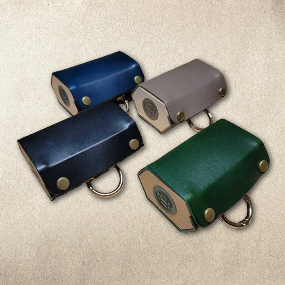 【ふるさと納税】【受注生産】【選べるカラーと素材】マルチケース イタリア製 本革使用 マルチケース 手作り産 ブラック×ケヤキ 革小物 レザーケース コインケース 小銭入れ 職人 ハンドメイド メンズ レディース ギフト 人気 岐阜市 / Kame´s crafts 亀藝[ANGX001-004] サムネイル2