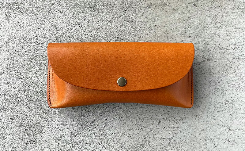 【ふるさと納税】本革 メガネケース 栃木レザー ファッション小物 革小物 シンプル 手触りが良い 牛革 プレゼント ギフト 自分用 サムネイル3