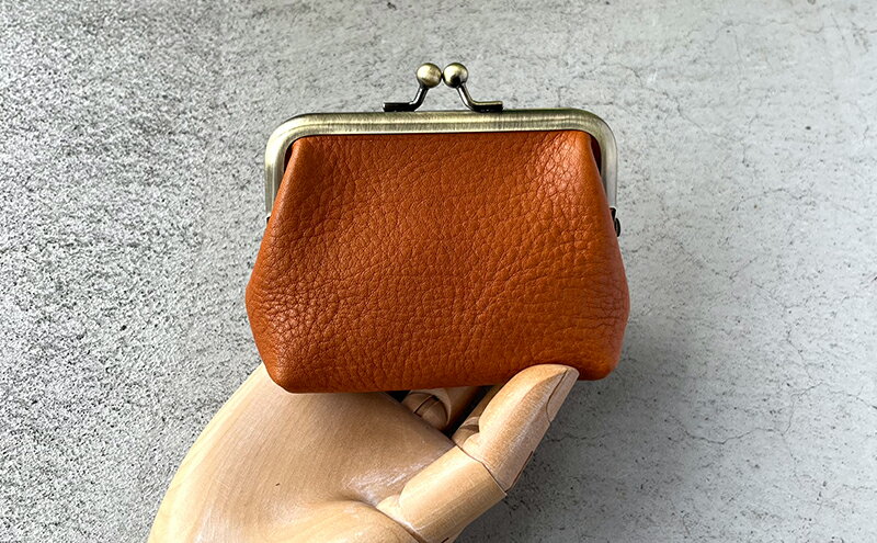 【ふるさと納税】本革 がま口小物入れ 栃木レザー ファッション小物 革小物 シンプル コンパクト 大容量 クレジットカード 小銭入れ 薬入れ イヤホン入れ サムネイル3