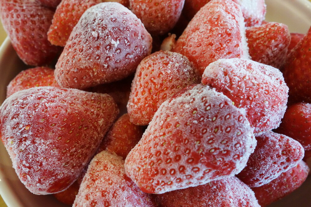 【ふるさと納税】岐阜県ブランド「濃姫」冷凍いちご 1kg イチゴ 苺 フルーツ 果物 くだもの 減農薬 栽培 希少 国産 スムージー シャーベット お菓子の材料 [0292] 8000円 サムネイル2