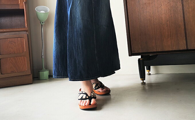 【ふるさと納税】下駄　hitete 6.5cm KC-18A リーフ/ベージュ・黒 | トングサンダル くつ げた サンダル ミュール ファッション 人気 おすすめ 送料無料 サムネイル3