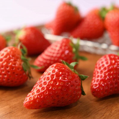 静岡県磐田市 いちご きらぴ香 約260g×4パック【配送不可地域：離島・北海道・沖縄県】【1640747】