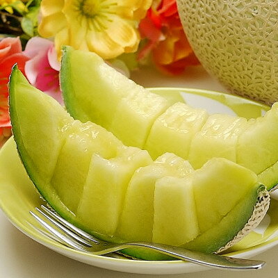 【ふるさと納税】【桐箱入】クラウンメロン(山等級)2玉　【通年出荷】_ メロン クラウンメロン めろん 桐箱 2玉 果物 くだもの フルーツ 甘い デザート 贈答 ギフト プレゼント 産直 産地直送 静岡県 送料無料 【配送不可地域：離島・北海道・沖縄県】【1416451】 サムネイル2