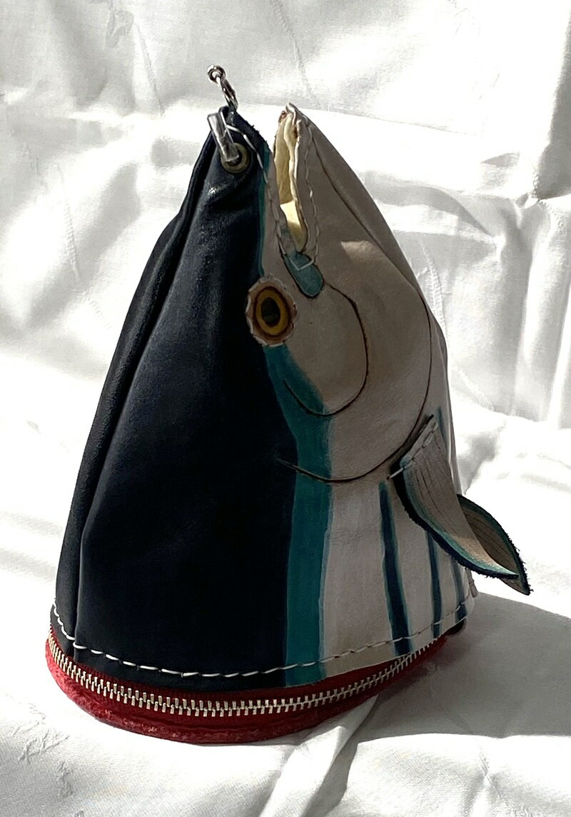 【ふるさと納税】 財布 ポシェット 革財布 本牛革 カツオ かしら型 立体 焼津 b117-001 サムネイル2