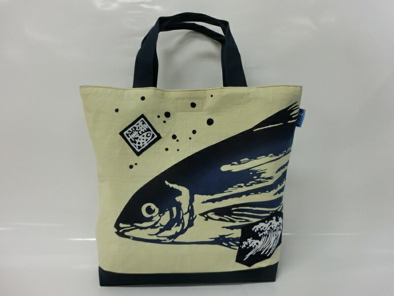 【ふるさと納税】 バッグ トートバッグ かつお柄 鰹 選べる 3色 白 クリーム 水色 魚 鞄 焼津 手ぬぐい a10-828 - 画像2