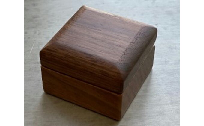 【ふるさと納税】 木製 ジュエリーボックス ウォールナット 四角 天然木 無垢 藤枝家具 アクセサリーケース 収納 小物入れ おしゃれ 北欧 和風 モダン ナチュラル 木工 ギフト プレゼント 贈り物 誕生日 記念日 結婚祝い 新築祝い 引っ越し祝い 藤枝市 静岡県 サムネイル3