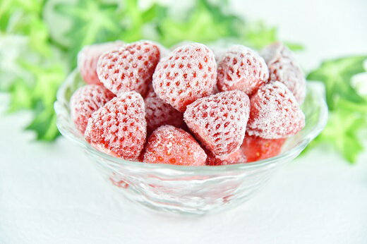 【ふるさと納税】【2026年出荷】 特別賞受賞！選べる完熟冷凍いちごBabyBerryFarm いちご 恋みのり 紅ほっぺ かおり野 甘い 1kg 送料無料 国産 完熟 スムージー ジャム ヨーグルト 一口サイズ イチゴ 完熟 苺 果物 フルーツ 静岡 冷凍 BabyBerryFarm サムネイル2