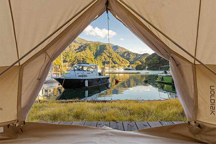 【ふるさと納税】 宿泊 グランピング 伊豆 旅行 観光 海 マリンスポーツ 西伊豆の海沿いSeaside Base ARARI グランピング 1泊宿泊券1名様（素泊まり） サムネイル2