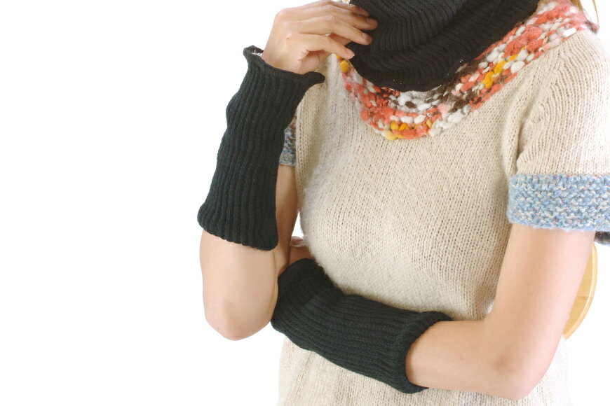 【ふるさと納税】 【吉田町のセラミック炭】絹と炭のあたたかサポーター 手首用 1組 ブラック [アスカム 【kinokoto】 静岡県 吉田町 22424130] アームウォーマー 手首ウォーマー ハンドウォーマー 絹 炭 温か 無地 冷え対策 洗濯可 サムネイル3