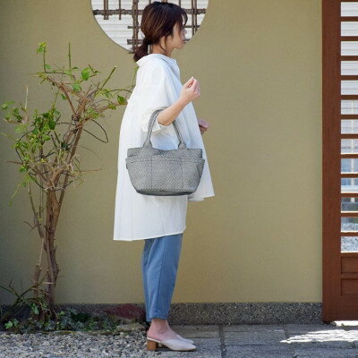 【ふるさと納税】sasicco 三河木綿刺し子織　ポッシュトートM　紺【1401374】 サムネイル2