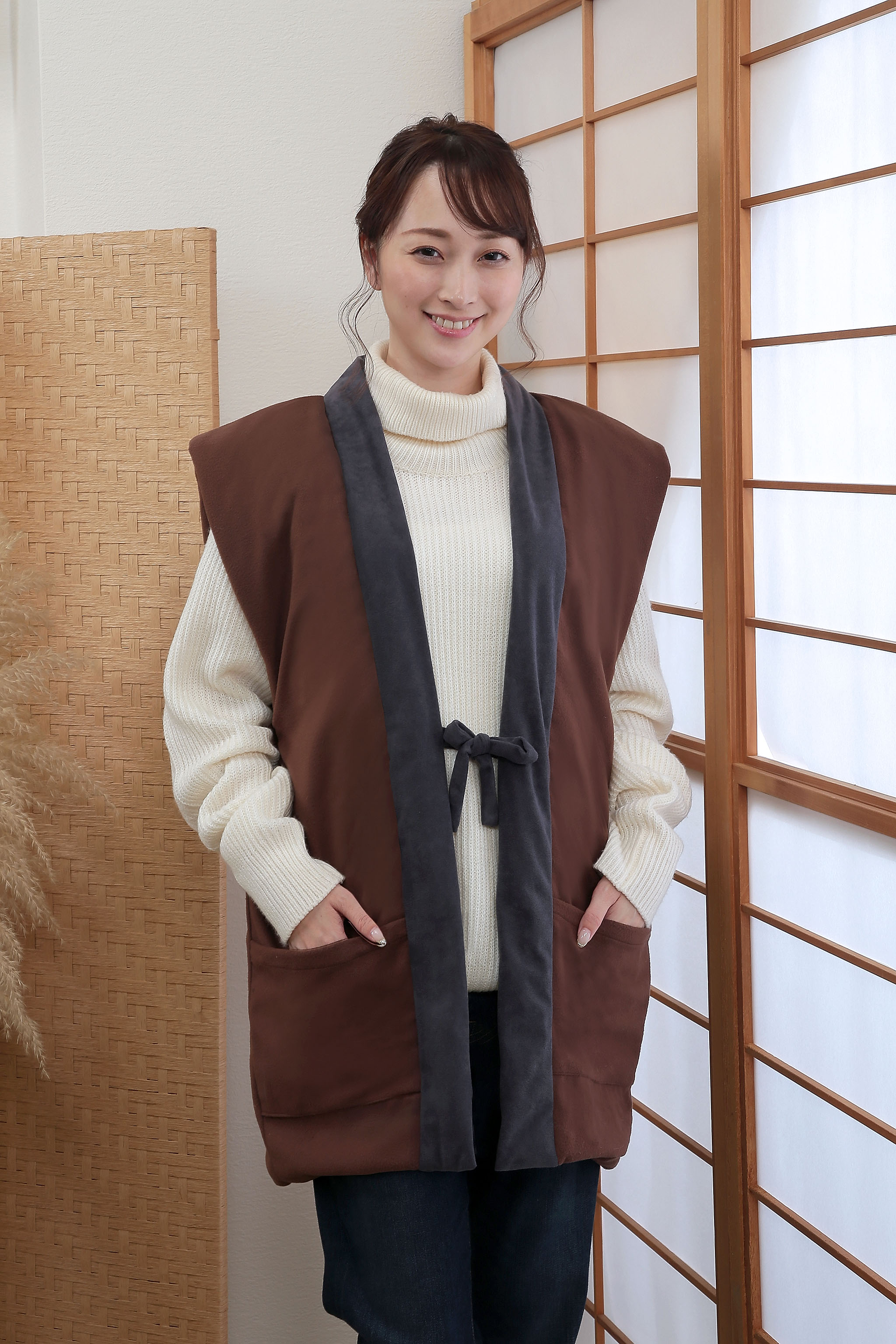 G0461【キャメルと発熱繊維であったか】キャメル 綿入り 袖なし 袢纏［はんてん］天然素材 らくだ キャメルの毛 暖かい ぽかぽか 真冬 春 秋 冬 季節の変わり目 高級 日本製 寒さ対策 自然素材 保温 蒸れない 部屋着 防寒 蓄熱 サーモトロン 保温素材