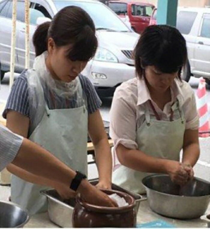 【ふるさと納税】G0161【数量限定】蒲郡海鮮市場 うんまい!タコのゆでたて体験 ご当地名産品 土産付き 食育 親子で　体験 タコ 漁師秘伝 サムネイル3