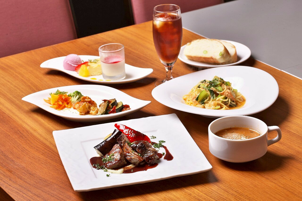 【ふるさと納税】イタリアンレストラン La vita コローレコースペアお食事券（2名分 要予約）| レストラン チケット ペアチケット ペア ステーキ コース 2人分 お食事券 ラ・ヴィータ ごほうび お食事会 パスタ イタリアン ランチ ディナー 名古屋 近郊 食事 東海 愛知 岐阜 サムネイル2