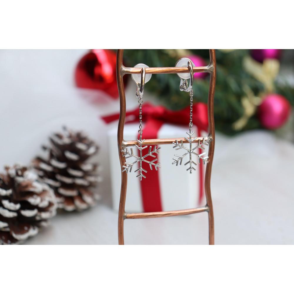 【プレゼント包装付き】シルバー 雪の結晶イヤリング（銀色 /M/ チェーン付）