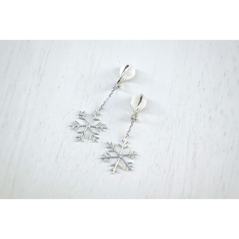 【ふるさと納税】【プレゼント包装付き】シルバー 雪の結晶イヤリング（銀色 /M/ チェーン付） サムネイル2