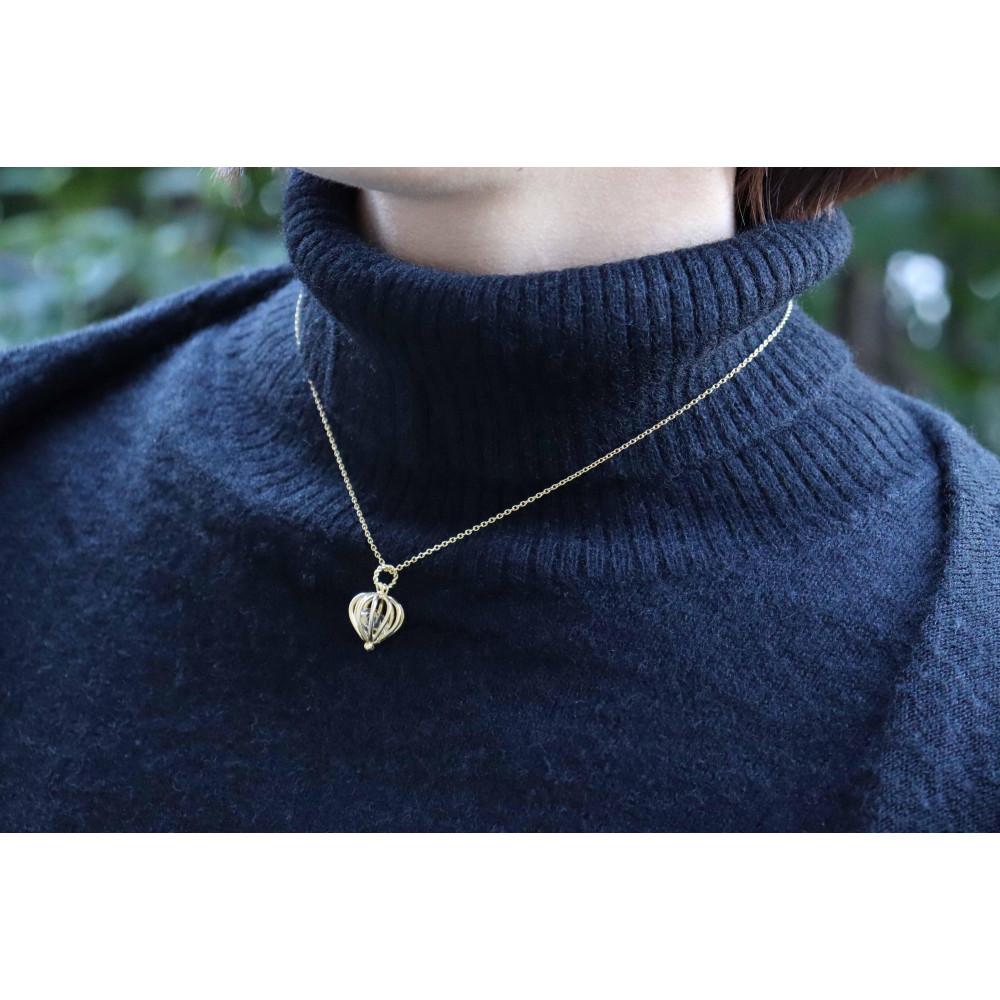 【ふるさと納税】【プレゼント包装付き】シルバーのカゴペンダント（金色 /白水晶） サムネイル2