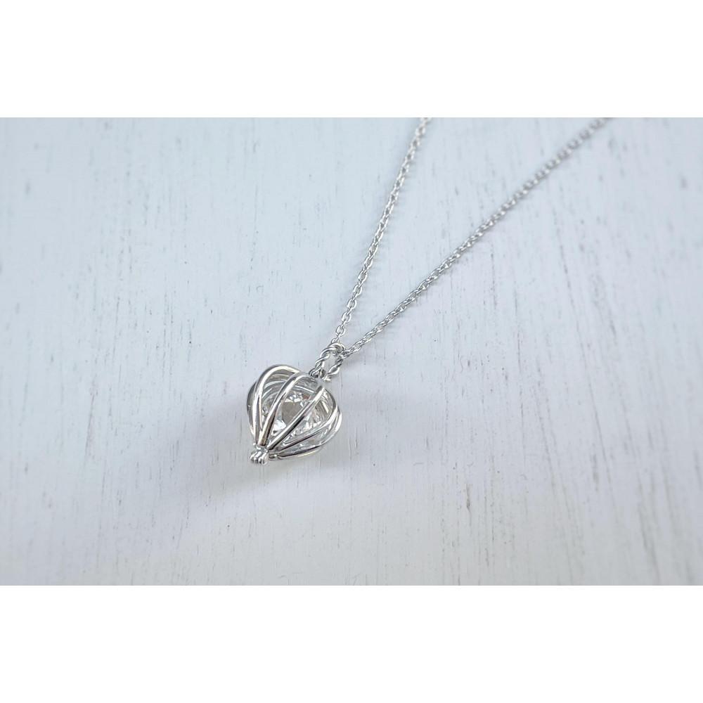 【プレゼント包装付き】シルバーのカゴペンダント（銀色 /白水晶）