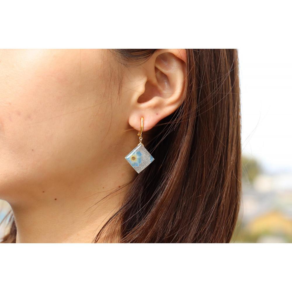 【ふるさと納税】【七宝】青い花のイヤリング SV（金色・M）- ギフト包装付き - サムネイル2