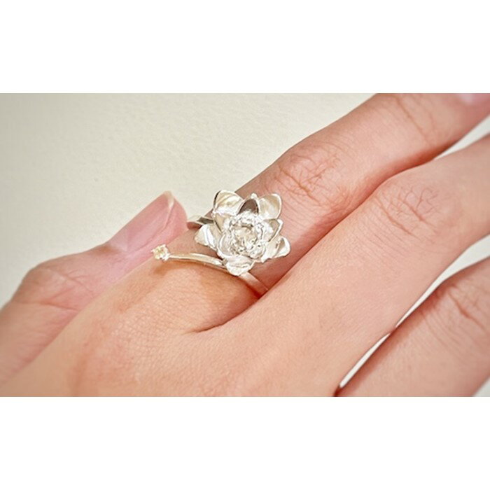 【ふるさと納税】【プレゼント包装付き】誕生石入り お花のシルバーリング（9～13号） | 指輪 アクセサリー サムネイル3