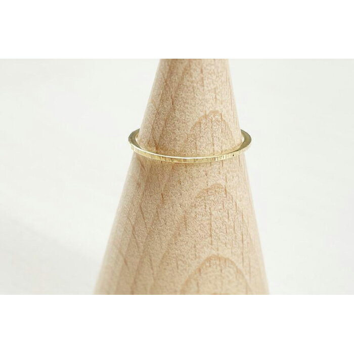 【ふるさと納税】K10 極細スジ リング ハンドメイド 3号 | 指輪 アクセサリー 手作り サイズ おしゃれ かわいい レディース おすすめ 高級 プレゼント 誕生日 お祝い 贈答 愛知県 大府市 サムネイル2