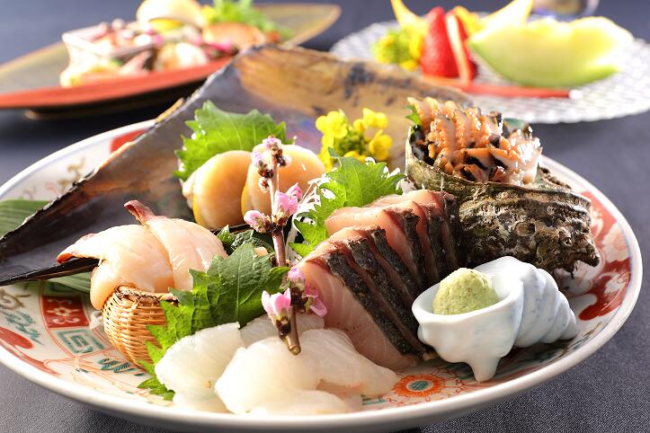 【ふるさと納税】「和味の宿角上楼」の全館貸切宿泊券【一泊二食付き(30人まで利用可)　平日限定】 貸し切り 支援 返礼 返礼品 旅行 旅行券 老舗 旅館 宿 レストラン 食事 お食事 宿泊 泊り お泊り 国内旅行 トラベル 観光 ミシュラン サムネイル2