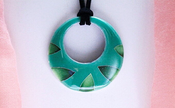 【ふるさと納税】ドーナッツ型ペンダント　【ネックレス・アクセサリー】 サムネイル2