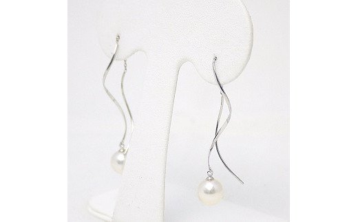 【ふるさと納税】302　アコヤ真珠7.5mmピアス(K18WG)　パール 宝石 アクセサリー ジュエリー 伊勢志摩 伊勢市 結婚式 入学式 ギフト 贈り物 フォーマル プレゼント 誕生日 本真珠 ホワイトゴールド サムネイル2