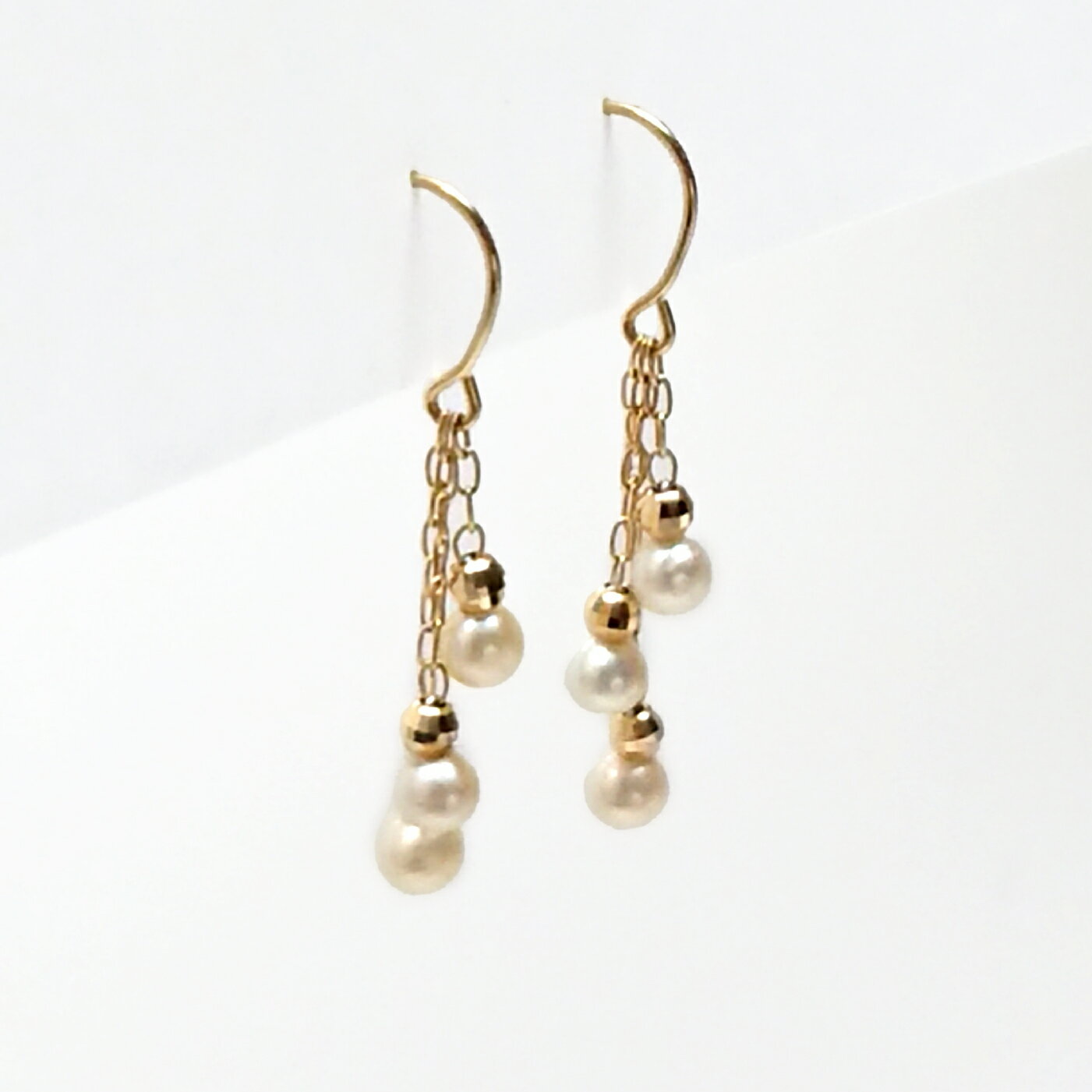 【ふるさと納税】619 アコヤ真珠K18ピアス　極小ベビーパール2.5mmup6個付 真珠ピアス パールピアス 真珠 K18 ゴールド 18金 アコヤ真珠 あこや真珠 アコヤパール 2.5mmup ジュエリー 貴金属 宝石 ブラ下がり ぶらさがり 伊勢市 伊勢志摩 ギフト 贈り物 結婚式 入学式 卒業式 - 画像3