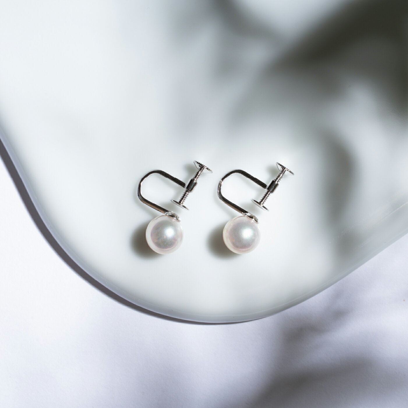 【ふるさと納税】618 アコヤ真珠イヤリングSV7.5mmup　シルバー パール ジュエリー 貴金属 宝石 定番 フォーマル ギフト 贈り物 シンプル 冠婚葬祭 結婚式 入学式 卒業式 伊勢志摩 - 画像2