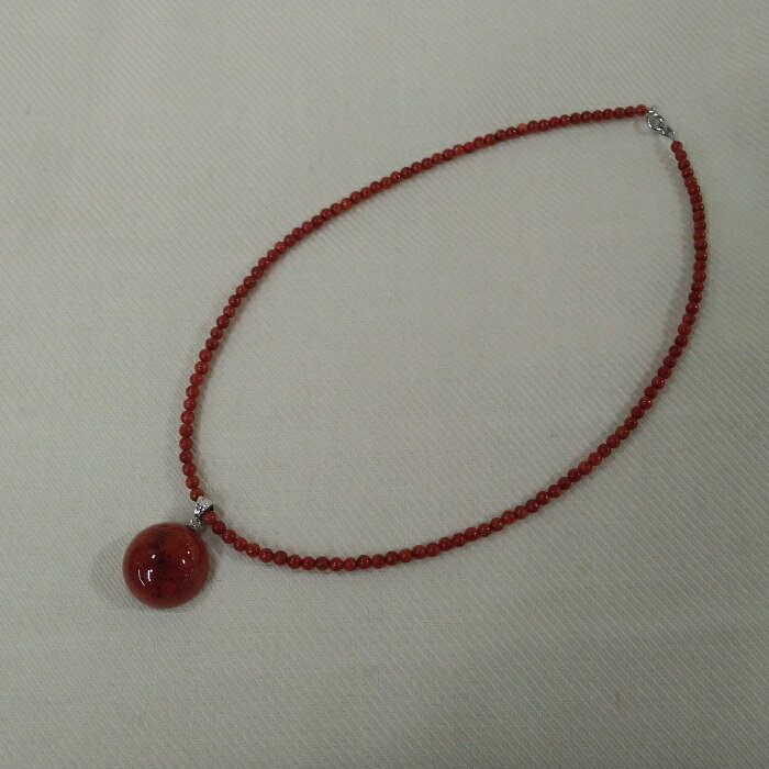 【ふるさと納税】1061 珊瑚ネックレス・ドーム（珊瑚）　　アフリカ珊瑚 イソバナ珊瑚 ブラックスピネル 贈り物 還暦祝い 赤珊瑚 カジュアルアクセサリー ネックレス 珊瑚ペンダントトップ 3月誕生石 母の日 敬老の日プレゼント ご褒美アクセサリー サムネイル2