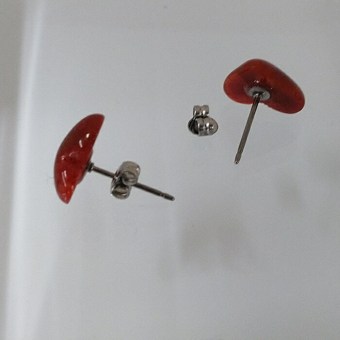 【ふるさと納税】1063 珊瑚ピアス・ハート　　アフリカ珊瑚 イソバナ珊瑚 贈り物 ピアス ハート 還暦祝い 赤珊瑚 カジュアルアクセサリー 赤いピアス かわいいピアス 3月誕生石 母の日 ご褒美ピアス 喜ばれるプレゼント ポピュラーアクセサリー - 画像2