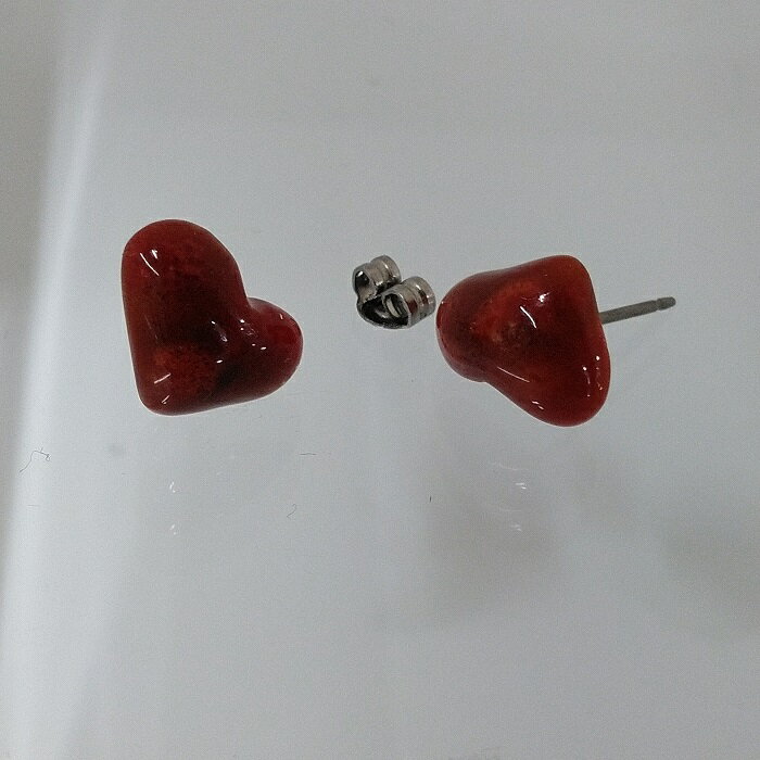 【ふるさと納税】1063 珊瑚ピアス・ハート　　アフリカ珊瑚 イソバナ珊瑚 贈り物 ピアス ハート 還暦祝い 赤珊瑚 カジュアルアクセサリー 赤いピアス かわいいピアス 3月誕生石 母の日 ご褒美ピアス 喜ばれるプレゼント ポピュラーアクセサリー - 画像3