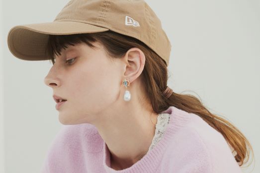 【ふるさと納税】1268 【truth】K18YG南洋バロックパールブルートパーズダイヤモンドピアス　真珠 アコヤ真珠 南洋真珠 パール 宝石 ジュエリー アクセサリー 伊勢志摩 伊勢市 ギフト 贈り物 フォーマル 普段使い 入学式 卒業式 結婚式 サムネイル3