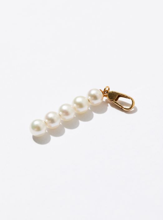 【ふるさと納税】1259　【half moon】K18YGベビーパール5ドロップチャームネックレス　真珠 アコヤ真珠 南洋真珠 パール 宝石 ジュエリー アクセサリー 伊勢志摩 伊勢市 ギフト 贈り物 フォーマル 普段使い 入学式 卒業式 結婚式 サムネイル2