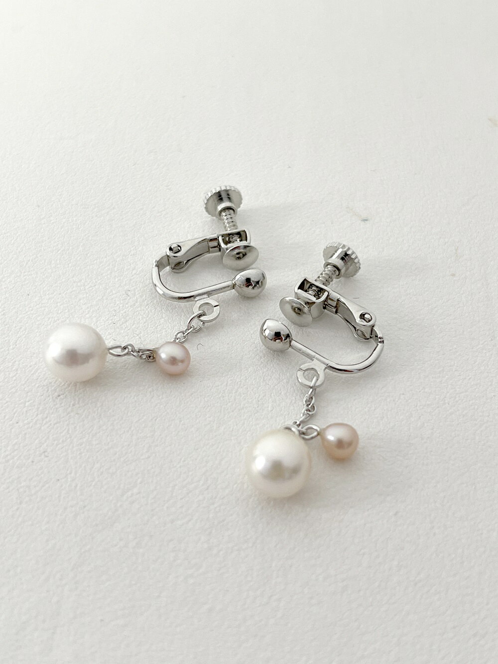 【ふるさと納税】1366 二見結ひ　真鍮イヤリング（あこや真珠6.0mm、淡水真珠3.0mm）09 サムネイル3