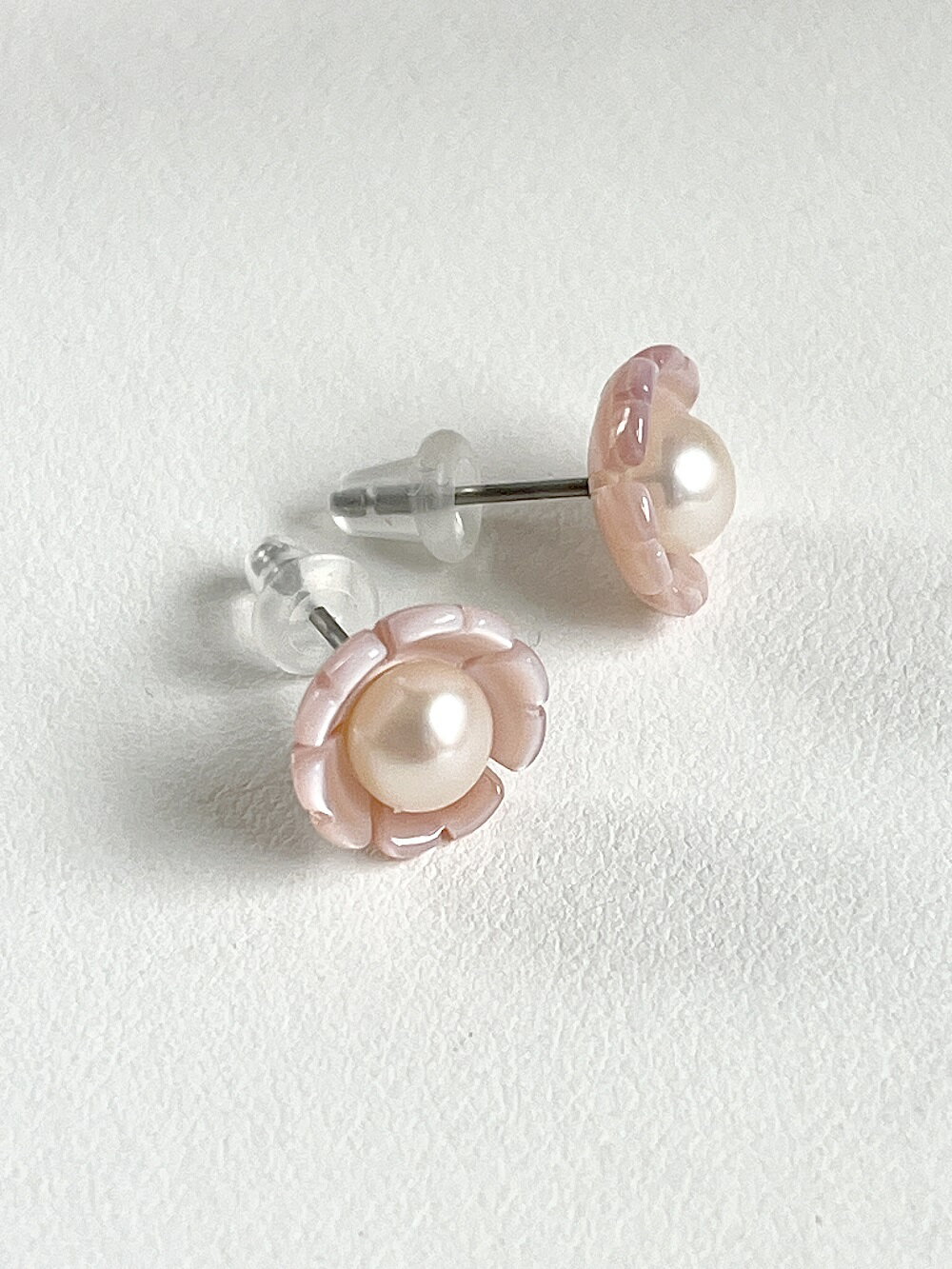 【ふるさと納税】1357 二見結ひ　チタンピアス（淡水真珠4.0mm）12　チタン　二見　夫婦岩　あこや真珠　ギフト　プレゼント　普段使い　アレルギー対応 サムネイル3