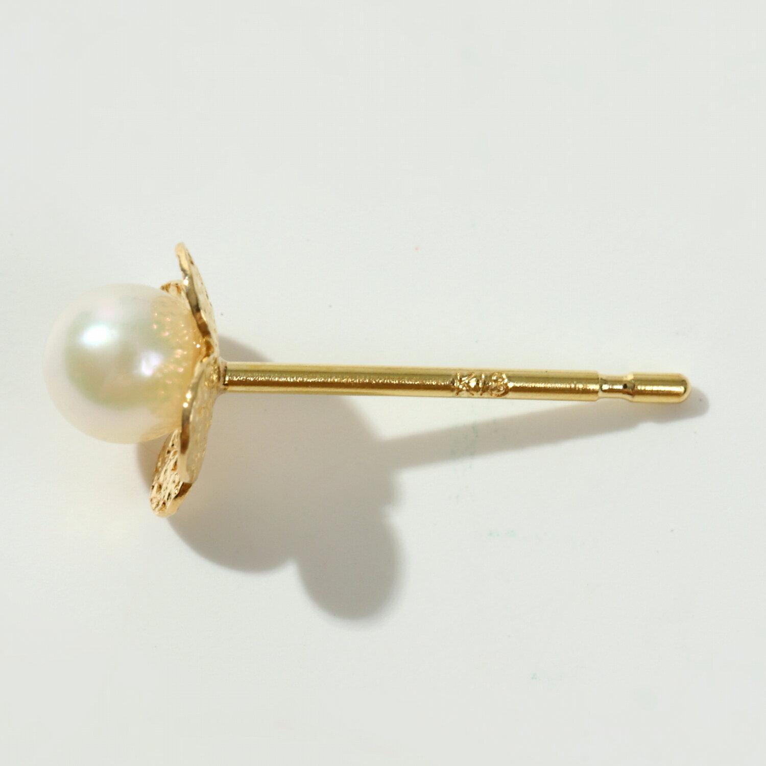 【ふるさと納税】1637　K18あこや本真珠ピアス　プチフラワー　3mmUP　　K18 イエローゴールド あこや真珠 ピアス 伊勢志摩 アクセサリー ジュエリー フォーマル カジュアル ギフト 伊勢市 18金 フラワー プチ サムネイル2