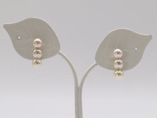 【ふるさと納税】1736　K18　アコヤ本真珠4.5mmup 3連ピアス サムネイル3