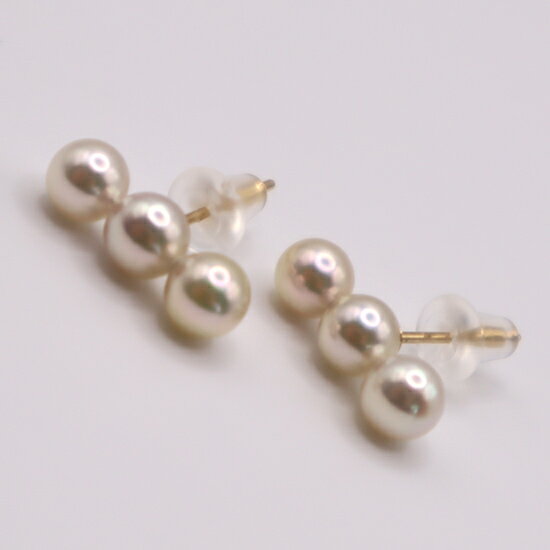 1736　K18　アコヤ本真珠4.5mmup 3連ピアス