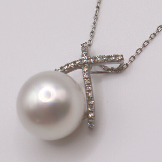 1845 Pt 南洋白蝶真珠11.0mmup ダイヤモンド0.15ct　ペンダントネックレス
