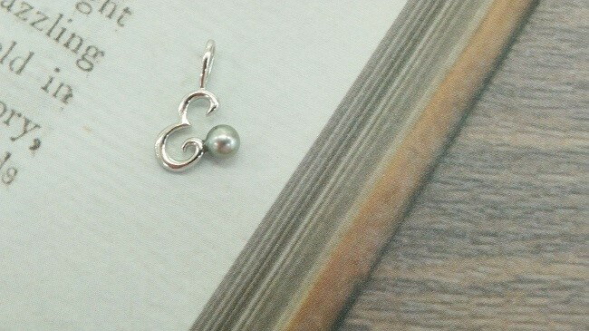 J-96E伊勢志摩あこや本真珠SV製イニシャルペンダント(E)