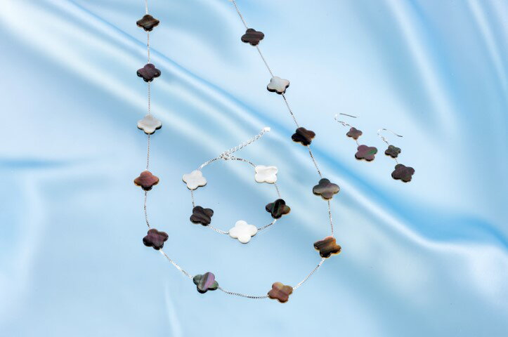 P-24白蝶・黒蝶貝ネックレス・ブレス・ピアス又はイヤリング3点セット