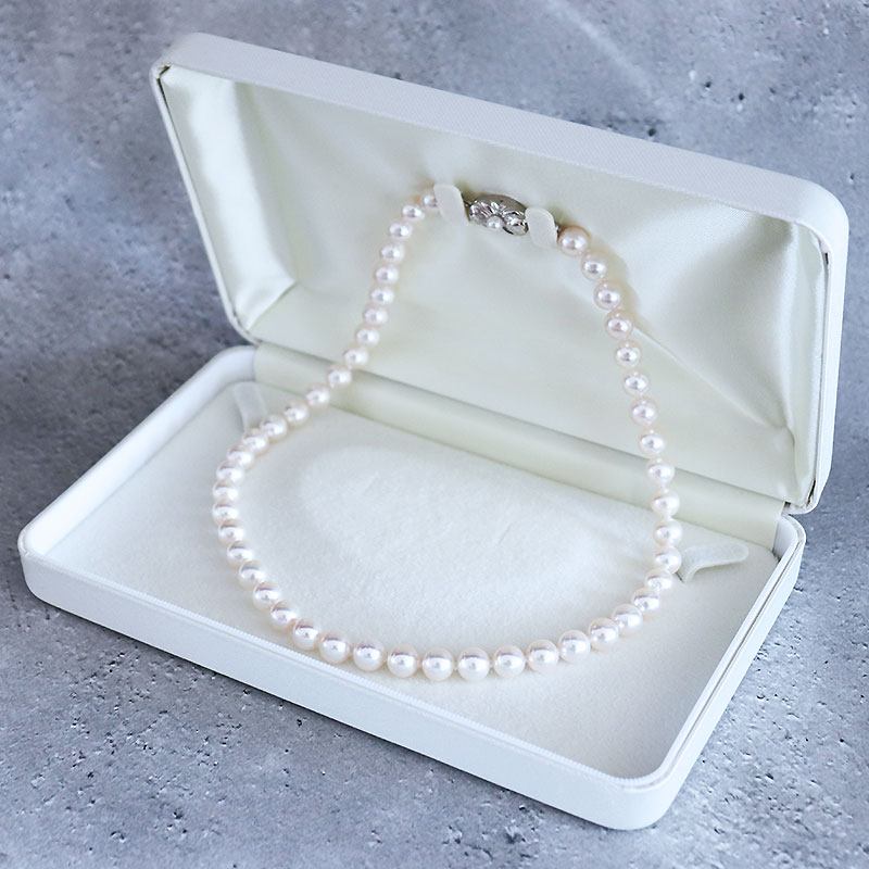 【ふるさと納税】 パール優美 真珠パール ジュエリー ネックレス アクセサリー あこや リボン 本真珠 三重県 伊勢 志摩 志摩市 伊勢志摩 冠婚葬祭 慶事 弔事 結婚式 入学式 母の日 誕生日 記念日 クリスマス プレゼント カジュアル シンプル フォーマル サムネイル3